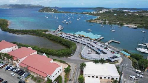 Luxury 2bed 2bath Condo In Downtown Red Hook in Red Hook