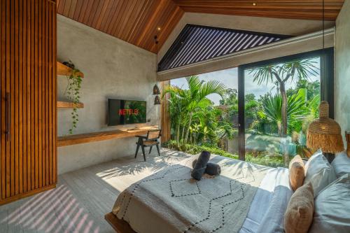 Villa Solani - Tranquil 1BR Sanctuary in Prime Pererenan! - image 4
