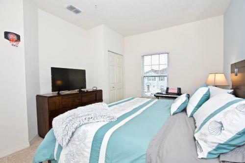 New listing townhouse in gated community sleeps 6 10 min to Disney - image 3