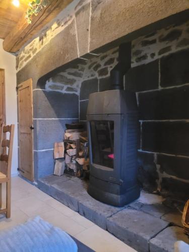 Maison à la campagne 4 à 9 personnes (Maison a la campagne 4 a 9 personnes) in Ruynes-en-Margeride