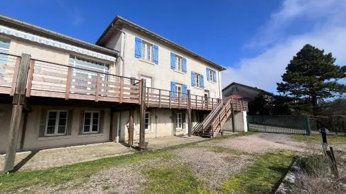 Dārzs, Auberge de Flirey in Flirī