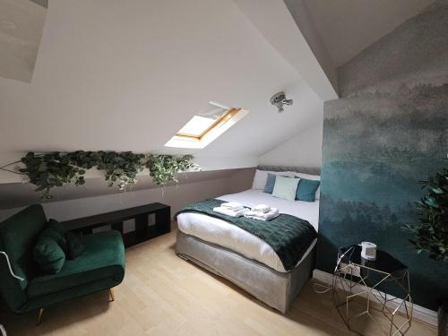 Stylish 5-bed Home With Free Parking Sleeps 12!, Manchester (photo 5)