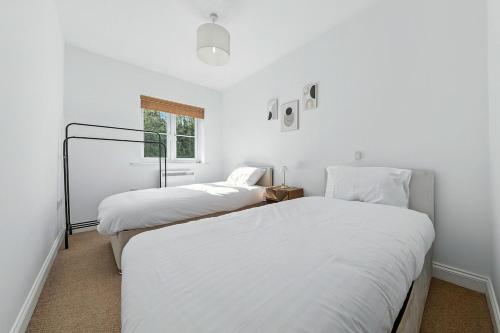 Two Bedroom Flat by Brookland Stays Serviced Accommodation Short Lets Leeds with Free WiFi, Leeds (Foto 7)
