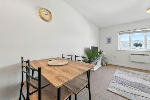 Two Bedroom Flat by Brookland Stays Serviced Accommodation Short Lets Leeds with Free WiFi, Leeds (Foto 10)