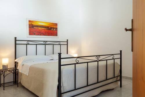 1 queen bed, 2 sofa beds