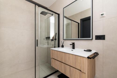 Luxurious - AZULIS#3 - 2BR Fully Equipped Condo - Garden - FREE Parking, Olbia (foto 4)
