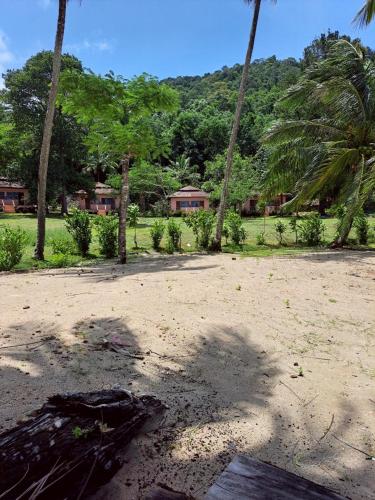 Kohchang Honeymoon Beach Resort