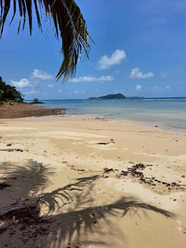 Kohchang Honeymoon Beach Resort