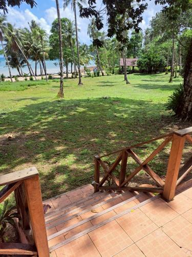 Kohchang Honeymoon Beach Resort