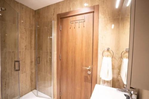 Peaceful And Private Escape 1-bedroom Apt - Tap to explore photos
