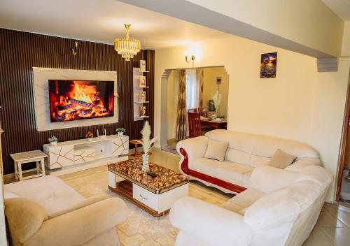 Great Hornbill Holiday Home