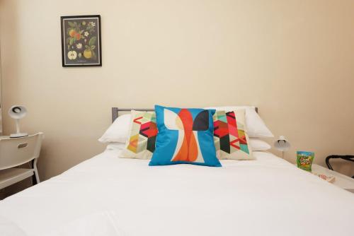 Chic Bath Flat for Couples with Free Parking!, Bath (photo 9)