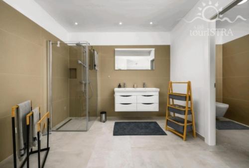 Melanie in วาลิซา