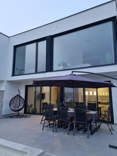 Melanie in วาลิซา