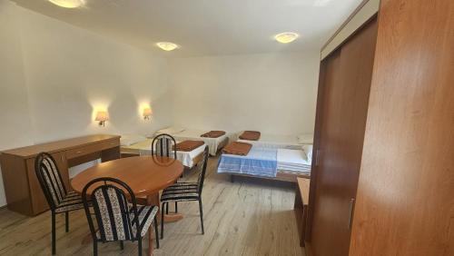 Crvenkapica apartments in Dugobabe