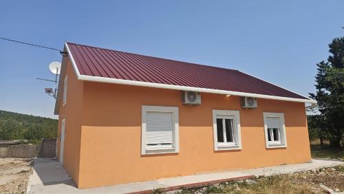 Crvenkapica apartments in Dugobabe