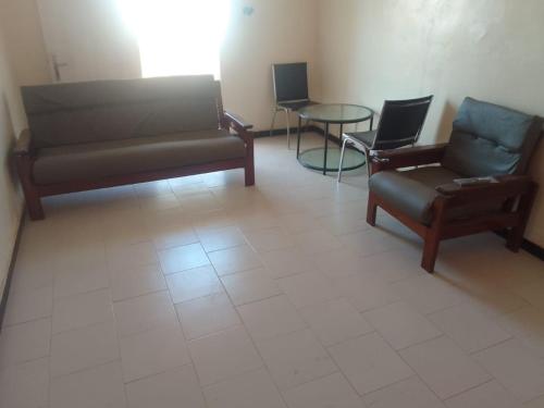 gedeelde lounge/tv-ruimte, Un T1 CHARMANT in Santhiaba