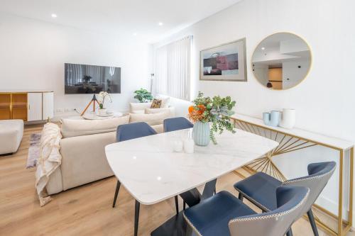 Relax 3 bd CBD Oasis Close to ICC and Darling Harbor - image 8