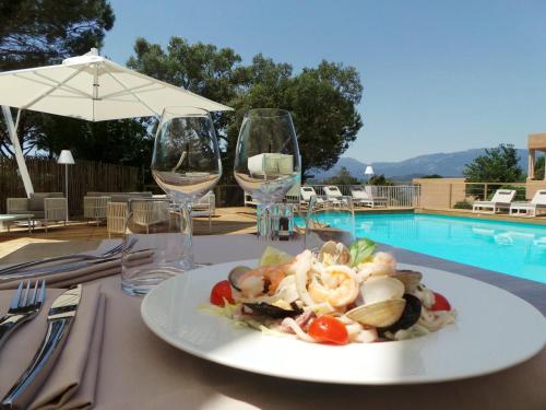 Isulella**** Hotel & Restaurant