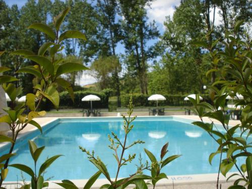 Peldbaseins, Rio Verde camping villaggio in Costacciaro