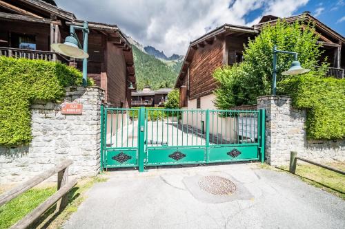 Eden Hotel Apartments and Chalet Chamonix Les Praz - image 5