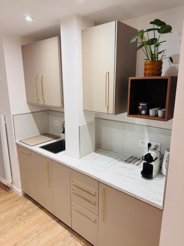 L'intimiste - Cocon à deux - Sauna, Balnéo & Ciné (L'intimiste - Cocon a deux - Sauna, Balneo & Cine) in 卡布奇艾利斯區