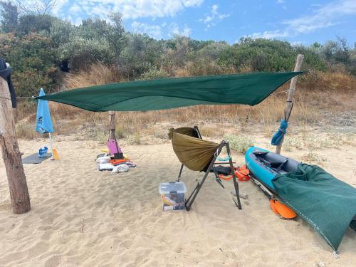 獨木舟, Палатка на Кара Дере in 比亞拉