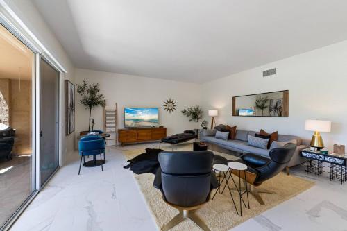 Tranquil & Spacious, Newly Updated,great Location thumb 2
