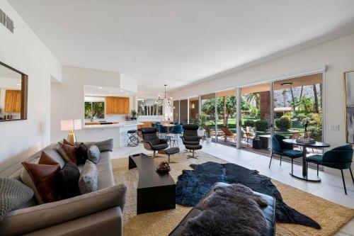 Tranquil & spacious, newly updated, great location in Indian Wells