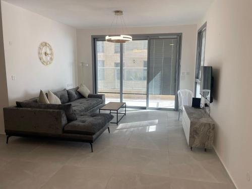 Beach Suite Israel - 12th Floor Marina & Beach Views 3 Bedrooms ביץ סוייט ישראל של אשקלון - דירת נופ in Ashkelon
