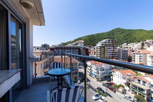 Central WoW Living - image 3