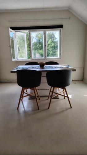 . Vanha hirsikoulun yläkerta