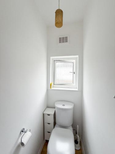 Bassetts House - Mins to Central London - image 13