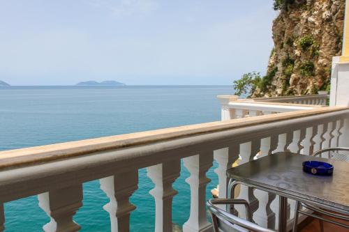 Twin room, superior, sea view, balcony