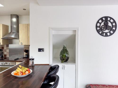Bassetts House - Mins to Central London - image 7