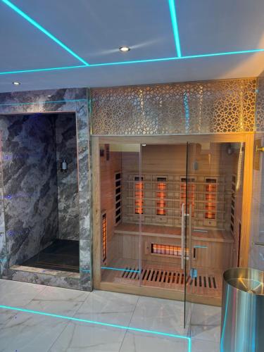 HIGHFIELD PRIVATE SPA APARTMENT in Bolton and Undercliffe