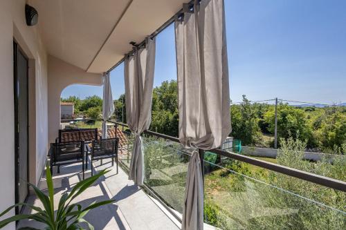 Erkély/terasz, Apartments Aki in Milovcici