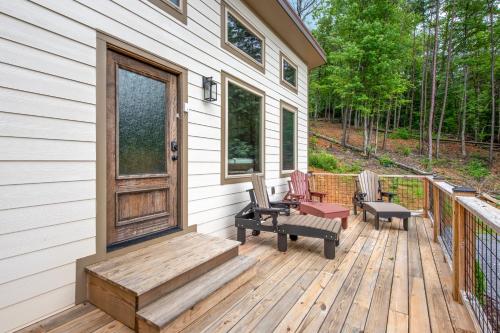 Cardinal Pool Cabin in Cosby (TN)