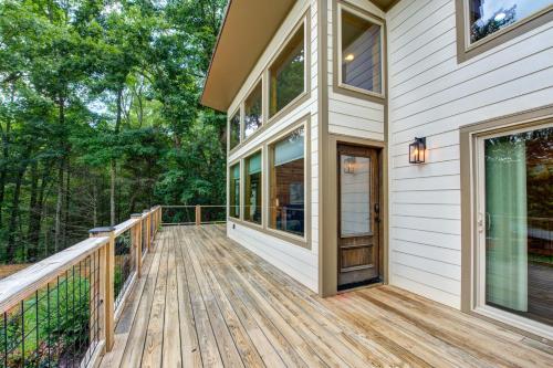 Cardinal Pool Cabin in Cosby (TN)