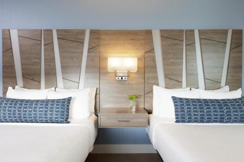 2 bedrooms, 4 beds