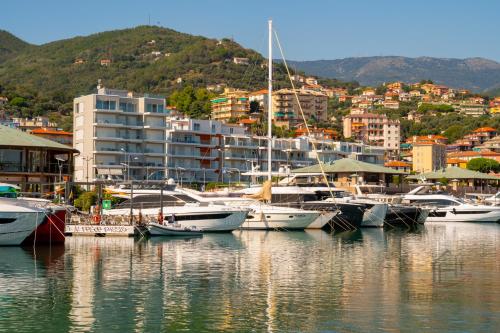 ที่เที่ยวใกล้ที่พัก, Premium Sea View - Free Parking - Beach 4 min in วารัสเซ