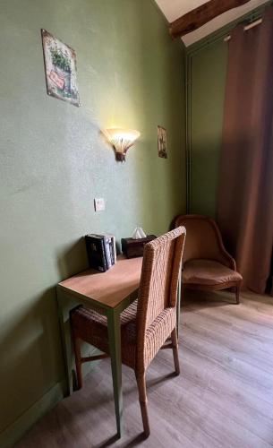 Facilities, La Maison du Cedre in Benevent-l'Abbaye