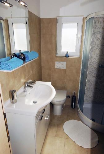 Apartments Maslina - image 10