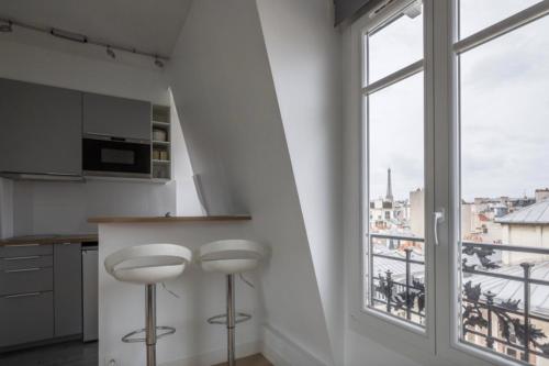 Modern Studio - Heart Of Paris - image 5
