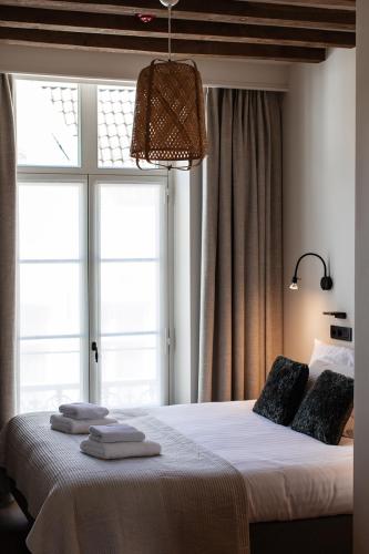 Hotel Rose Red