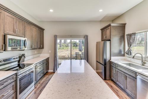 Peaceful Riverside Home with Patio, 7 Mi to Downtown in Riverside, USA