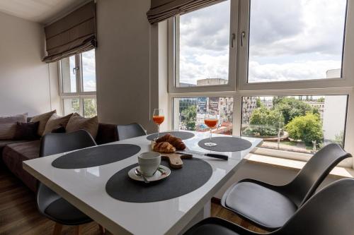 Chic Apartments - Cozy and Stylish - City Center - Legnicka, Breslau (Foto 2)