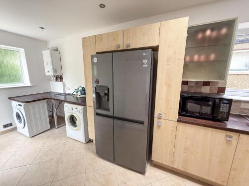 Bassetts House - Mins to Central London - image 8