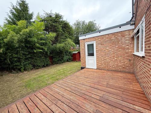 Bassetts House - Mins to Central London - image 14