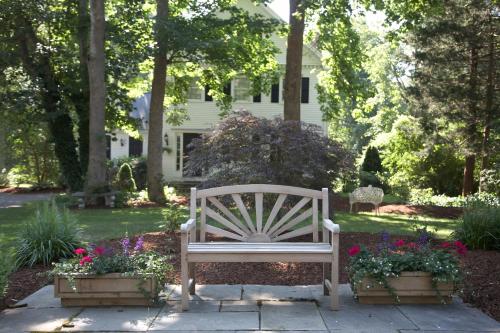 The Inn at Cape Cod - 정원
